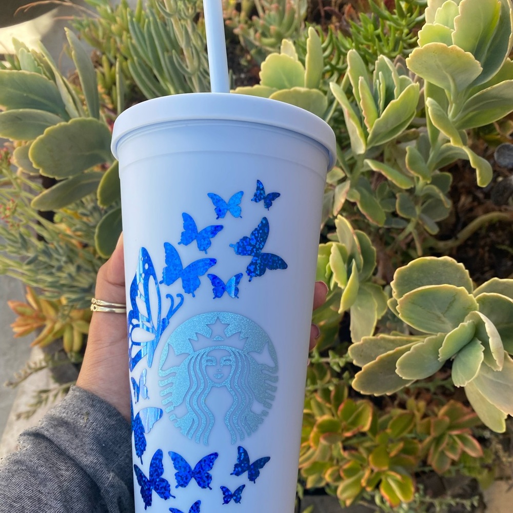 Beautiful butterflies tumbler. 22 oz